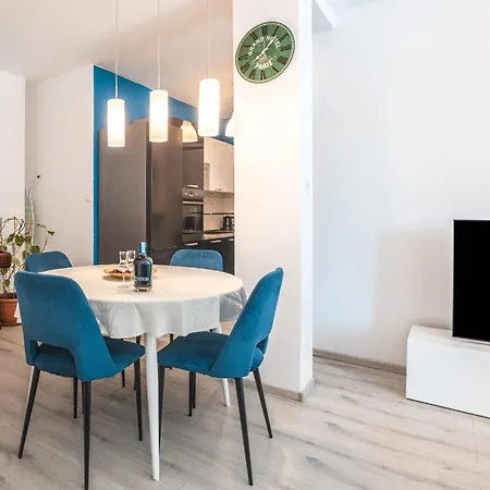 Katnic By The *